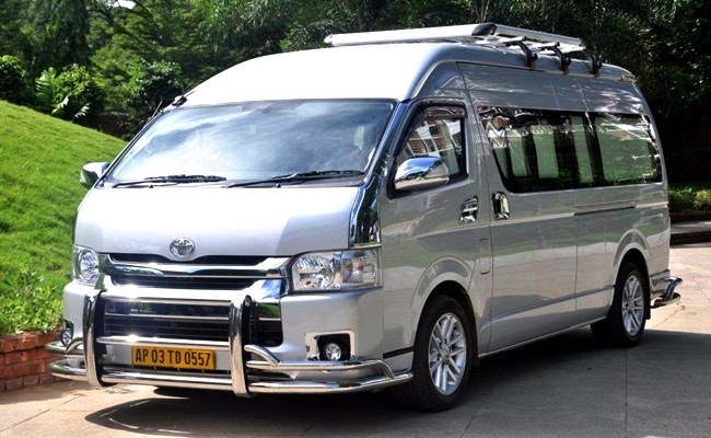 6 Seater Toyota Commuter